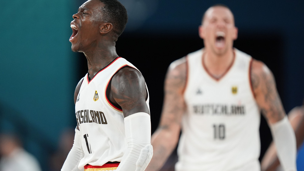 Er führte sein Team ins Halbfinale. Dennis Schröder kämpft mit dem DBB-Team um Medaillen. 