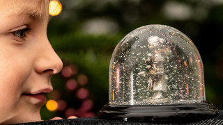 Schneekugel selber basteln: So gehts schnell und einfach