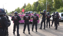 Friedliche Proteste beim AfD-Parteitag: Nur vereinzelt Zwang eingesetzt
