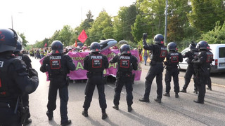 Friedliche Proteste beim AfD-Parteitag: Nur vereinzelt Zwang eingesetzt