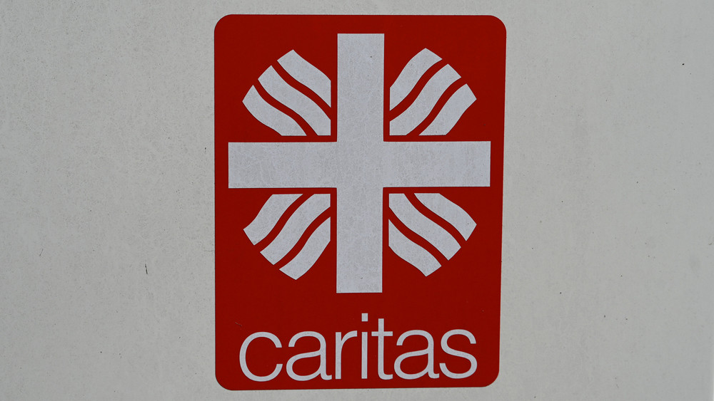 Bei einem Feuer bei der Caritas in Wiesbaden ist ein größerer sechsstelliger Schaden entstanden.