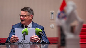 Ministerpräsident Rhein fordert weiteres Spitzentreffen zur Migration