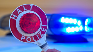 Mann fährt auf Kinder zu: Polizei stoppt in Ketsch einen Mercedes AMG