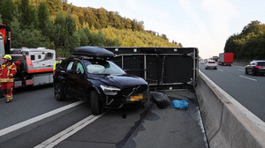 Unfall zum Ferienstart: Wohnwagengespann kippt auf der A3 bei Rohrbrunn