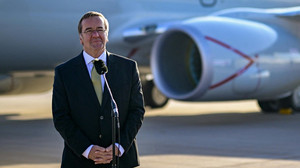 Pistorius lobt neuen deutschen Seefernaufklärer "P8-A Poseidon"