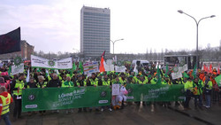 Einigung im Tarifstreit: 5,8 Prozent mehr Geld für Beschäftigte der Länder