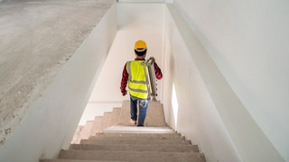 Ökonom verrät: Menschen, die mit den Händen arbeiten, sind "die Reichen der Zukunft"