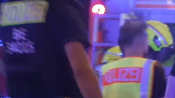 Auto rast in Berlin in Menschenmenge - Fahrer auf der Flucht