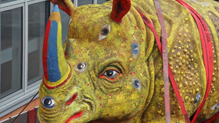 Flensburger Wahrzeichen: Nashorn kehrt auf das Rathaus zurück
