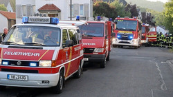 Wohnungsbrand am Morgen: Zwei Personen von Einsatzkräften gerettet