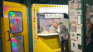 Kult-Döner zwischen den Stars: Madame Tussauds präsentiert ungewöhnliches Wachsmodell