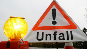 Auf B27 bei Hünfeld: Unfall mit vier beteiligten Autos an Baustelle