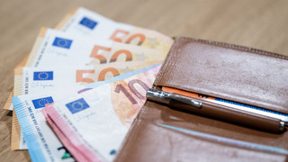 Debitkarten dominieren Bargeld in Deutschland