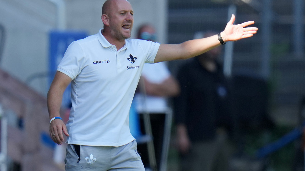 Darmstadt-Trainer Torsten Lieberknecht erwartet gegen St. Pauli eine besondere Atmosphäre.