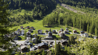 Schweizer Dorf wegen drohendem Felssturz evakuiert