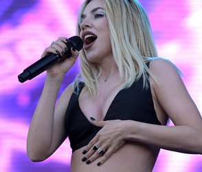 Neu bei FFH: Ava Max mit "Lost Your Faith"