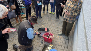 140 Nachfahren in Frankfurt wegen Stolpersteinverlegung