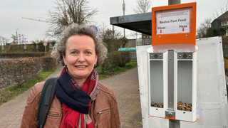 Abstimmungs-Aschenbecher in Maintal: Kreative Kippen-Entsorgung