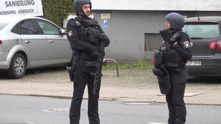 Schüsse im Kreis Pinneberg - Polizei fahndet nach Flüchtigem