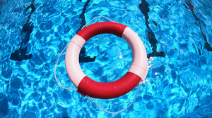 Freibad in Selters: Mann fasst Mädchen an und flüchtet