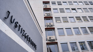 Mordprozess in Aschaffenburg - gezwungen in den Tod zu springen