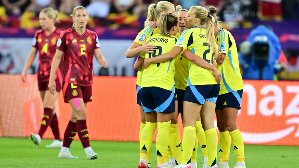 Schweden jubelt während die DFB-Frauen den Gruppensieg aus der Hand geben.