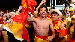 Spanische Fans feiern WM-Halbfinale nach Sieg gegen Belgien