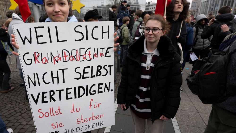Bundesweiter Schulstreik gegen Wehrpflicht - Frankfurt/Main