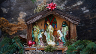 Krippenwege in Hessen: Weihnachts-Kunst beim Adventsspaziergang