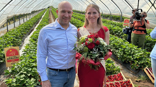 Darmstadt: Hessische Erdbeersaison offiziell eröffnet