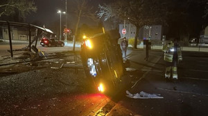 Schwerer Unfall in Offenbach: Auto überschlägt sich mehrfach