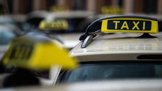 Taxi-Branche in Hessen leidet unter Mehrkosten - Städte erhöhen Preise