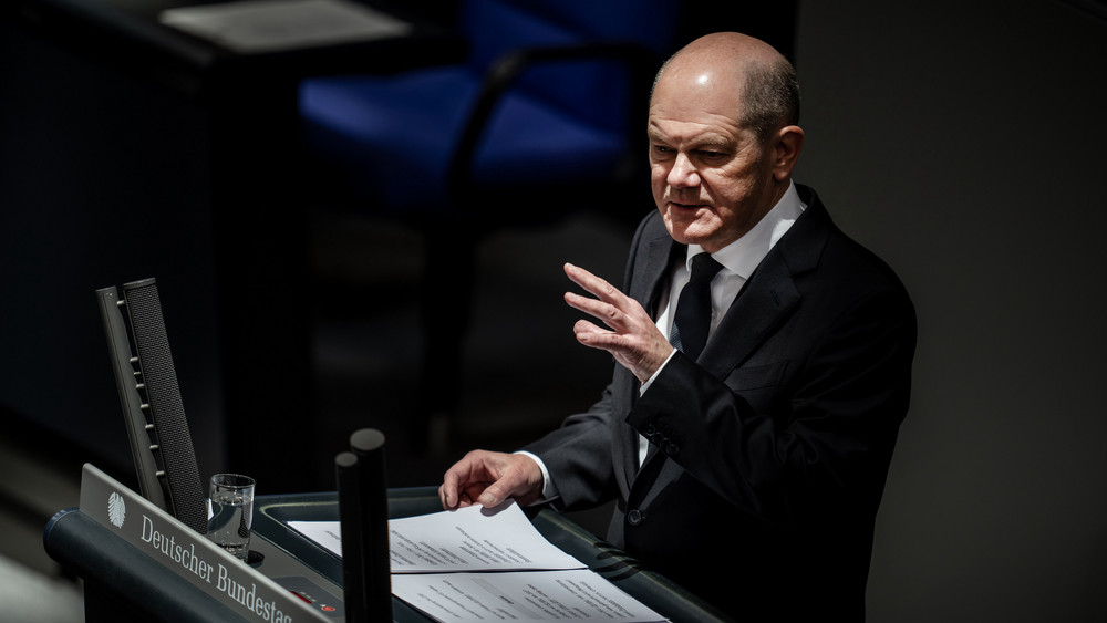 Nach dem vorzeitigen Aus der Ampel-Koalition wird Kanzler Olaf Scholz eine Regierungserklärung im Bundestag halten 