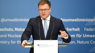 «Richtig geile Autos»: Schneider wirbt für Elektro-Prämie