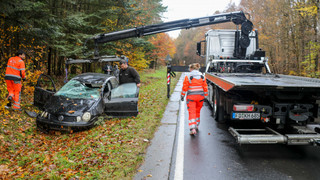 18-Jähriger überschlägt sich mit Auto bei Großenlüder