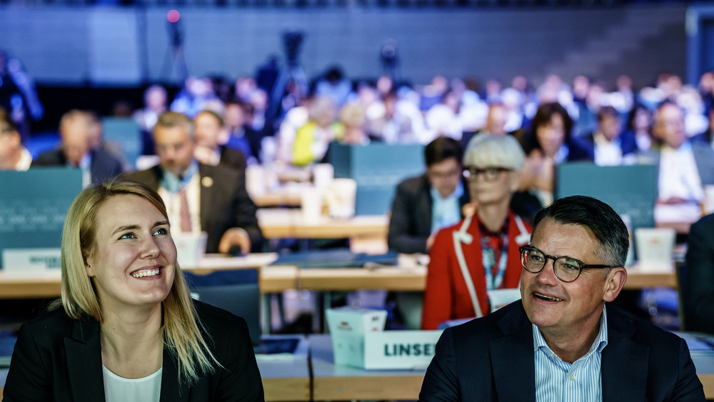 Unterstützt CDU-Ministerpräsident Boris Rhein (rechts) die Aussagen seiner Generalsekretärin Anna-Maria Bischof?