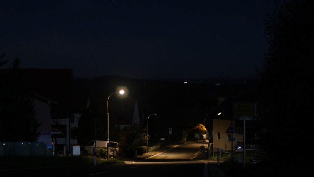 Die neue Beleuchtung sorgt für weniger Lichtverschmutzung und damit für eine bessere Sicht in den Sternenhimmel.