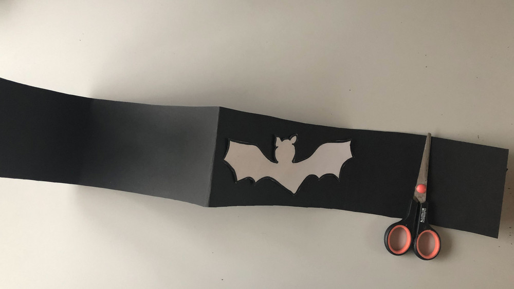 Höhe und Breite eurer Fledermaus-Schablone beachten