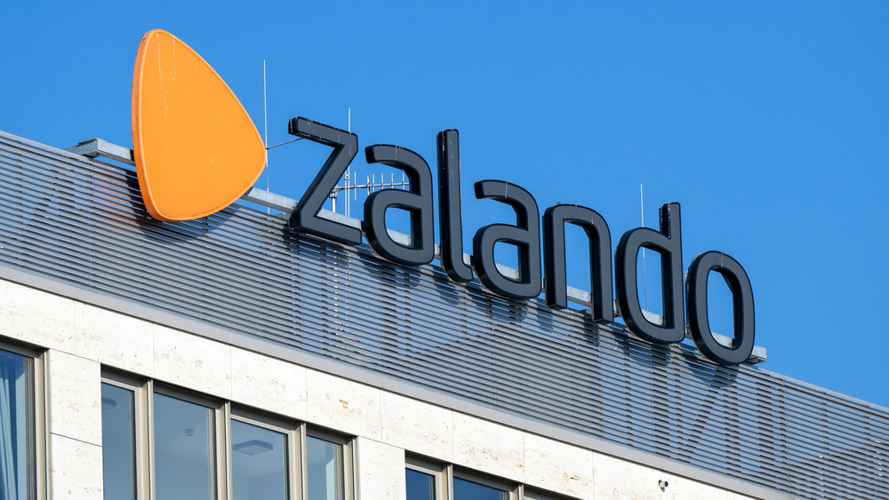 Zalando hat angekündigt hunderte Stellen zu streichen (Symbolfoto).