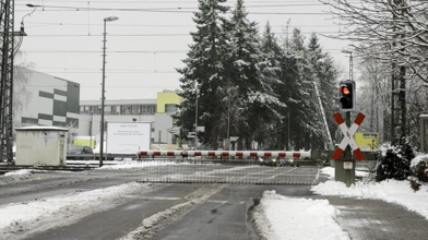 Dreieich-Buchschlag: Warten an der "Horror-Bahnschranke"