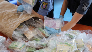 Über 6 Millionen € Drogengeld: Rekordsumme in Hanau sichergestellt