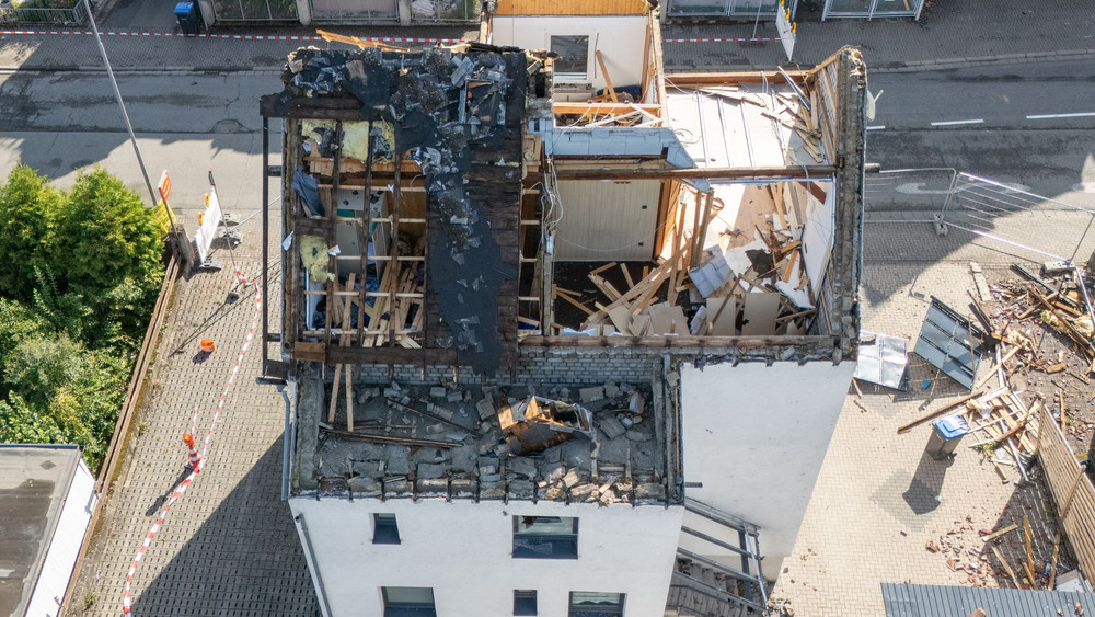 Zerstörungen an Häusern nach einem mutmaßlichen Tornado