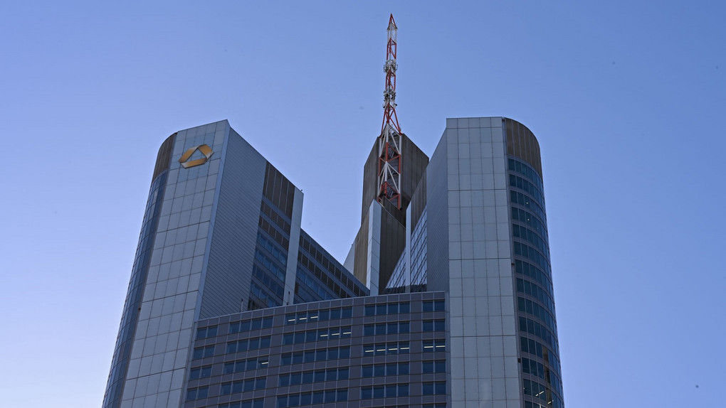 Commerzbank streicht Tausende Jobs und strebt mehr Gewinn an