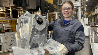 Pionierin: Azubi Juliane Geitz macht die Gießerei bei VW weiblicher