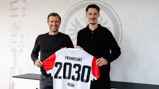 Neuer Vertrag bis 2030: Eintracht-Abwehrchef Koch verlängert
