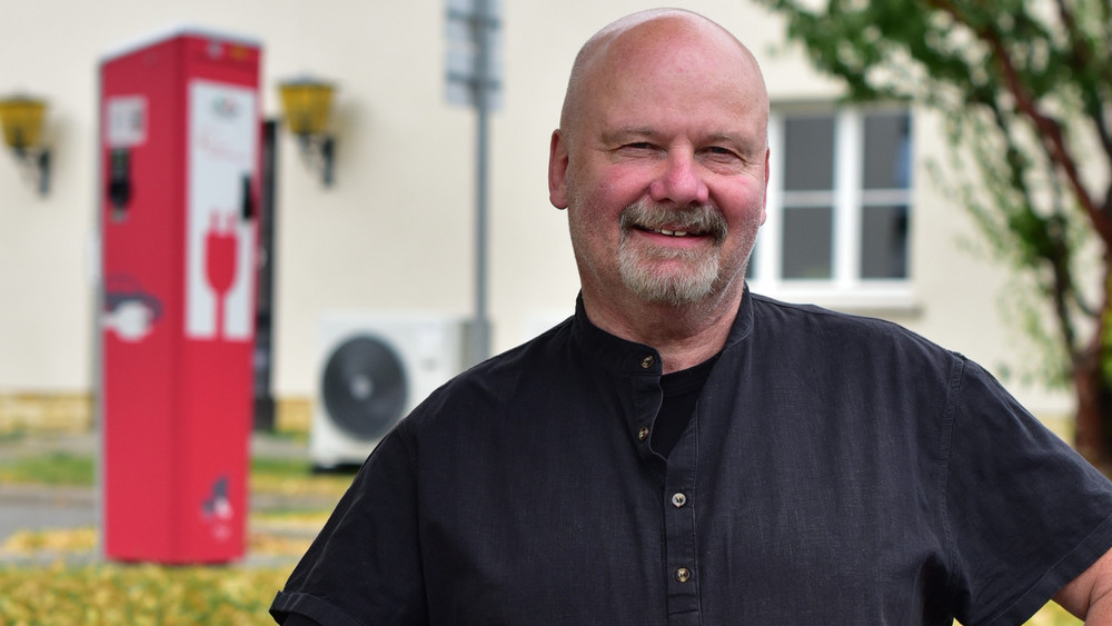 Dr. Udo Ornik (Bündnis 90/Die Grünen) leitet eine IT-Abteilung, die IT-Prozesse der Landesministerien steuert.