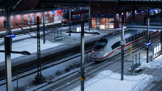 Wintersturm legt Norddeutschlands Bahnverkehr lahm