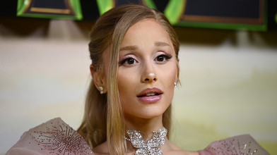 Ariana Grande klagt gegen Hacker