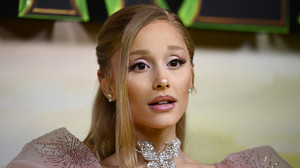 Ariana Grande klagt gegen Hacker