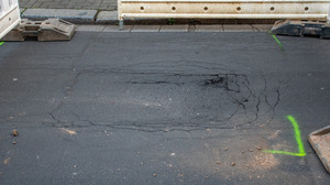 Schon wieder: Straße in Mainz leicht eingebrochen